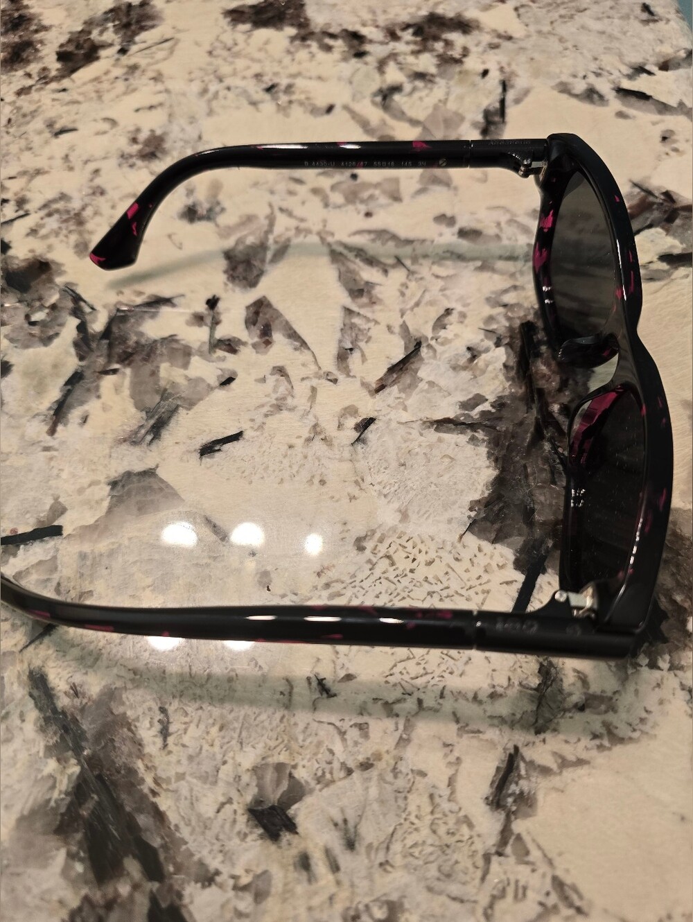 Burberry 55mm Pillow Sunglasses – Black/Dark Grey New In Box - Picture 5 of 8